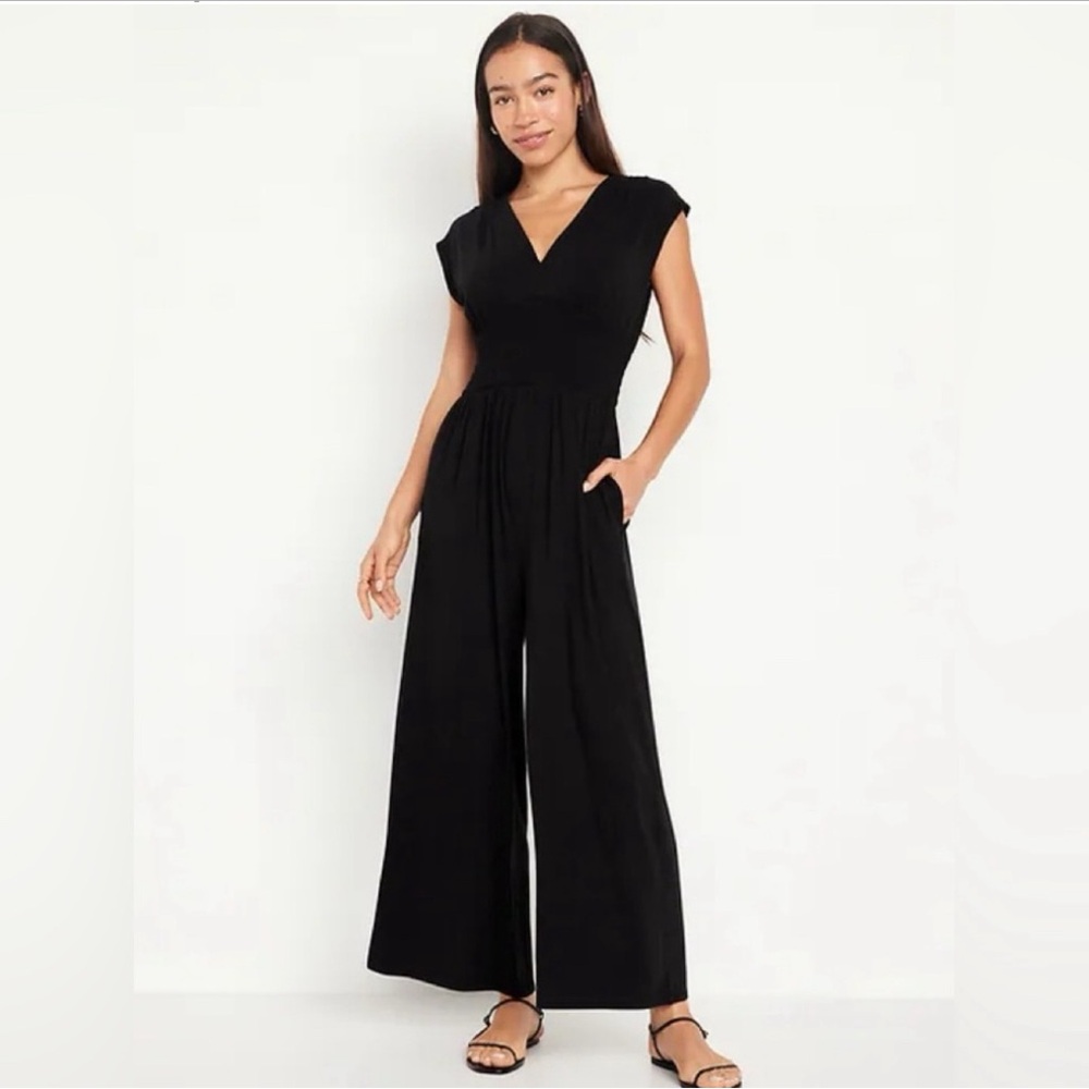 Women’s black jumpsuit/romper NWT